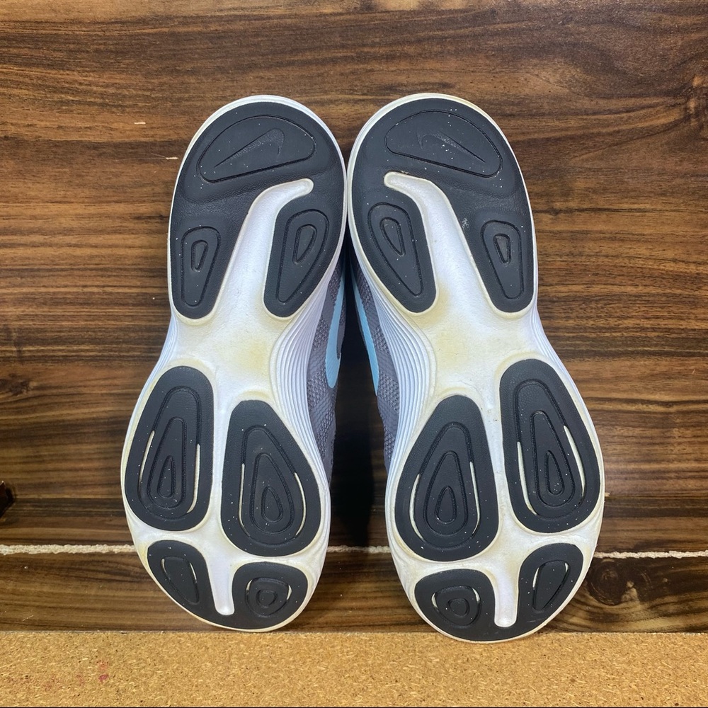 nike revolution 4 grey pink